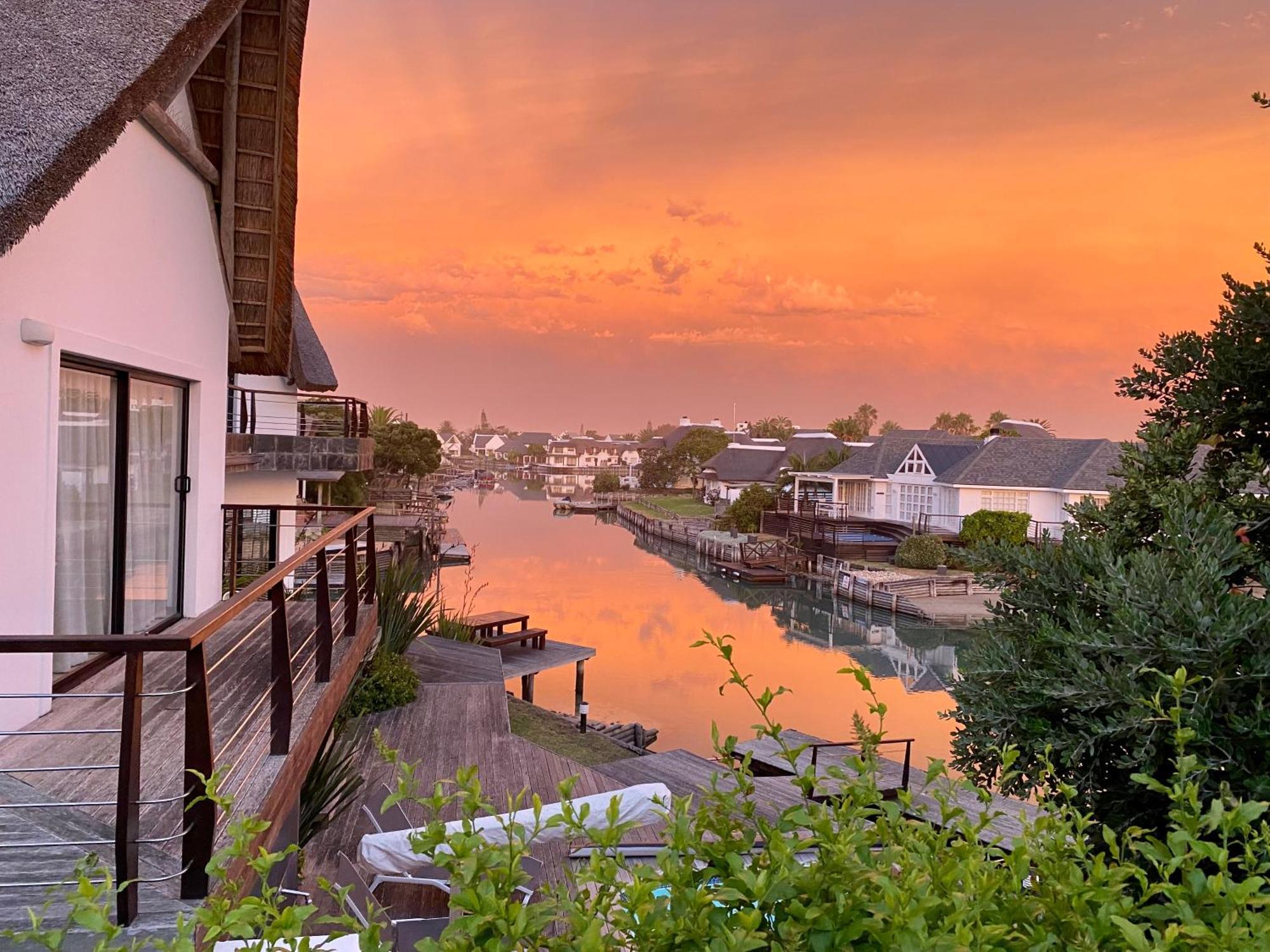 Canal Guest House - Waterfront Boutique Bed & Breakfast - Solar Power St. Francis Bay Exterior foto