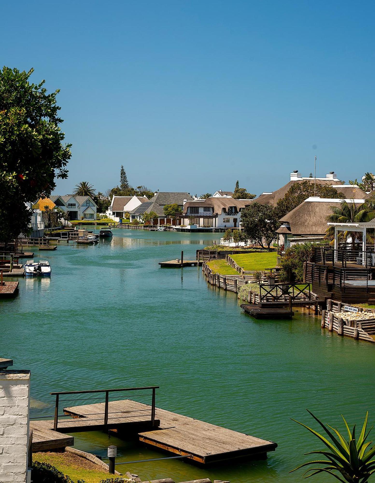 Canal Guest House - Waterfront Boutique Bed & Breakfast - Solar Power St. Francis Bay Exterior foto