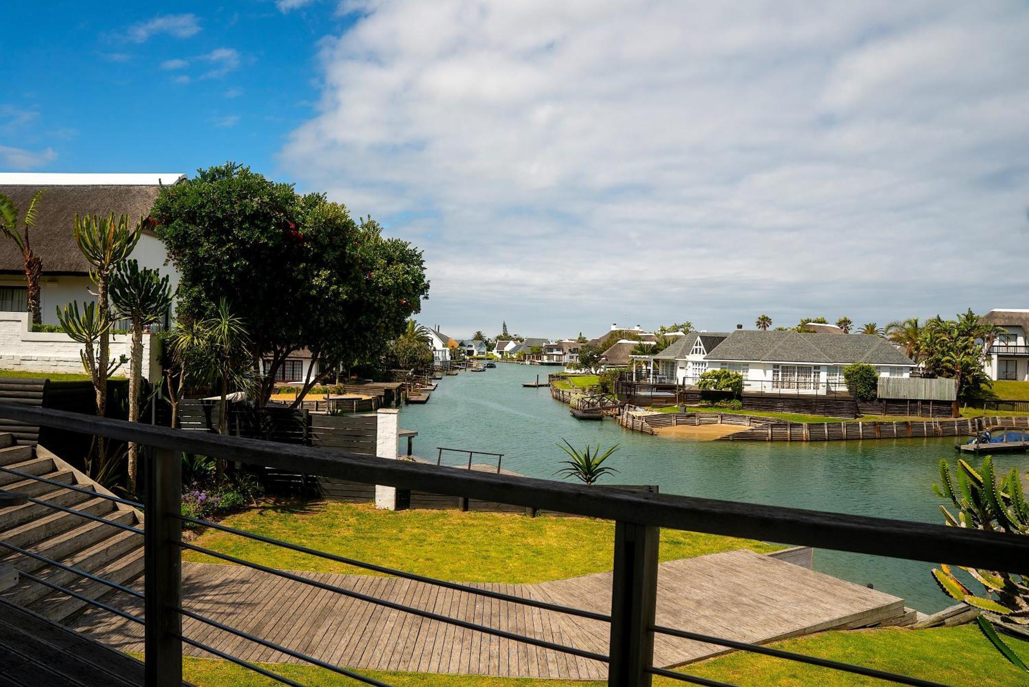 Canal Guest House - Waterfront Boutique Bed & Breakfast - Solar Power St. Francis Bay Exterior foto